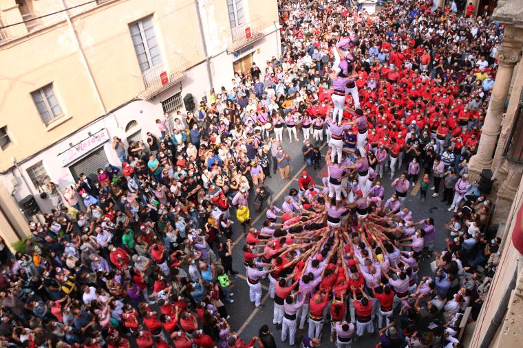 Els castells recuperen la normalitat en la diada de Santa Teresa del Vendrell. ACN