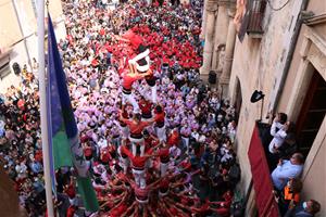 Els castells recuperen la normalitat en la diada de Santa Teresa del Vendrell