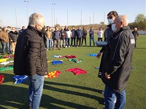 Els clubs de futbol del Penedès i el Garraf reten un homenatge al delegat de la FCF, Manel Duran