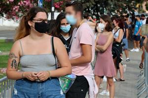 Els joves de Sitges de 16 a 30 anys se sotmeten a un cribratge de covid per frenar l'auge de la pandèmia al municipi