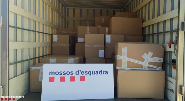 Els Mossos d’Esquadra detenen un home per receptació i recuperen milers d’euros en material sostret. Mossos d'Esquadra