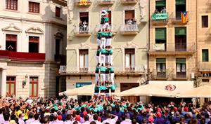 Els Verds coronen el primer 4 de 8 de la represa castellera en la diada del Mercadal de Reus. ACN