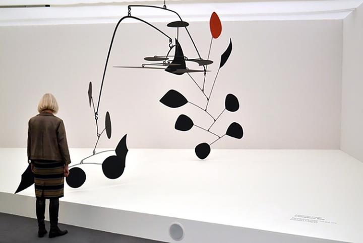 Escultura d'Alexander Calder,. Eix