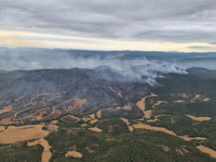 Estabilitzat el 90% de l'incendi de la Conca de Barberà i l'Anoia, que ha cremat 1.657 hectàrees. Bombers