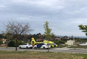 Evacuen d'urgència un home que s'ha precipitat accidentament des d'un primer pis a Vilanova