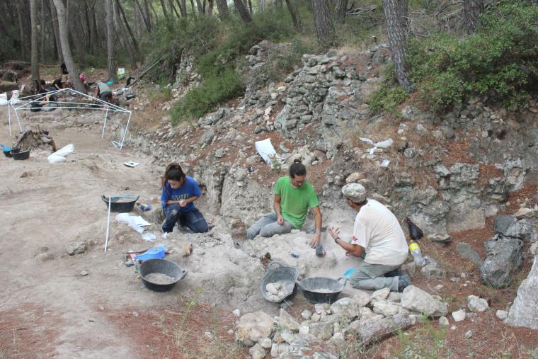 Excavacions d'aquest mes d'agost al jaciment neolític de Sant Martí Sarroca.. Ajt Sant Martí Sarroca