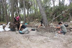 Excavacions d'aquest mes d'agost al jaciment neolític de Sant Martí Sarroca.