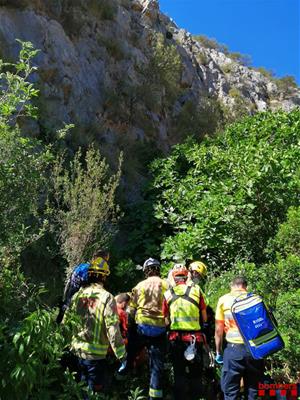 Ferit greu un escalador accidentat a la Falconera de Sitges. Bombers