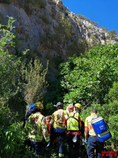 Ferit greu un escalador accidentat a la Falconera de Sitges. Bombers