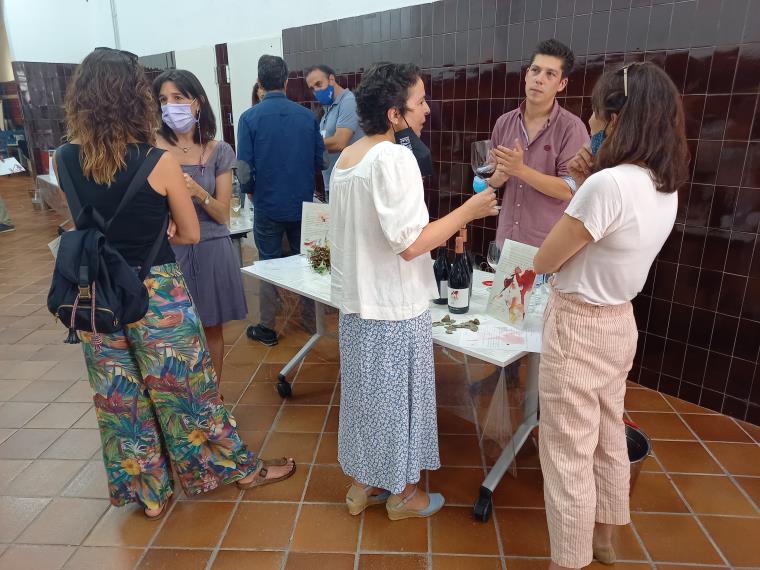 Ferran Centelles tanca el curs de Presentació de vins i begudes als Wine Bars de l’Escola d’Enoturisme de Catalunya. Ajuntament de Vilafranca