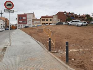 Finalitza la construcció d’un tram de vorera a la futura plaça Milana de Sant Pere de Ribes. Ajt Sant Pere de Ribes