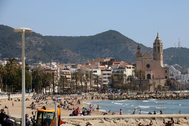 Sitges aprova el plec de clàusules per a l’explotació dels serveis a les platges. Ajuntament de Sitges