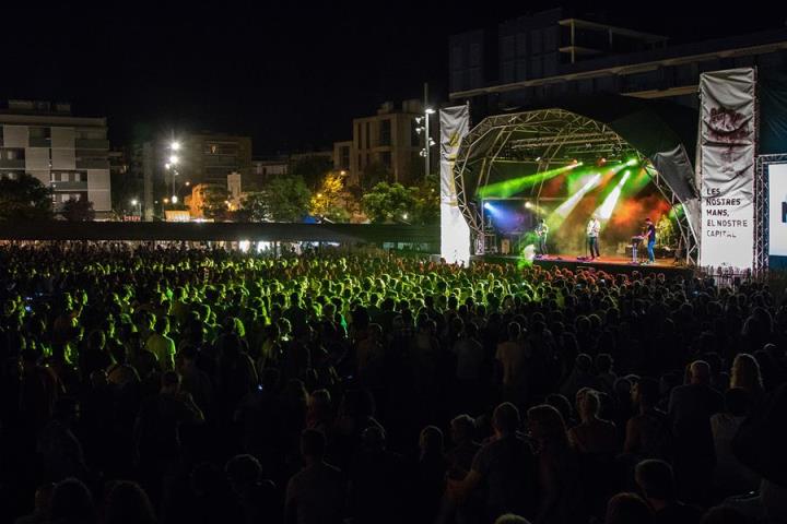 Gran pla general del Tingladu 2017 durant l'actuació de Manel. Imatge publicada el 25 de juliol de 2017. ACN