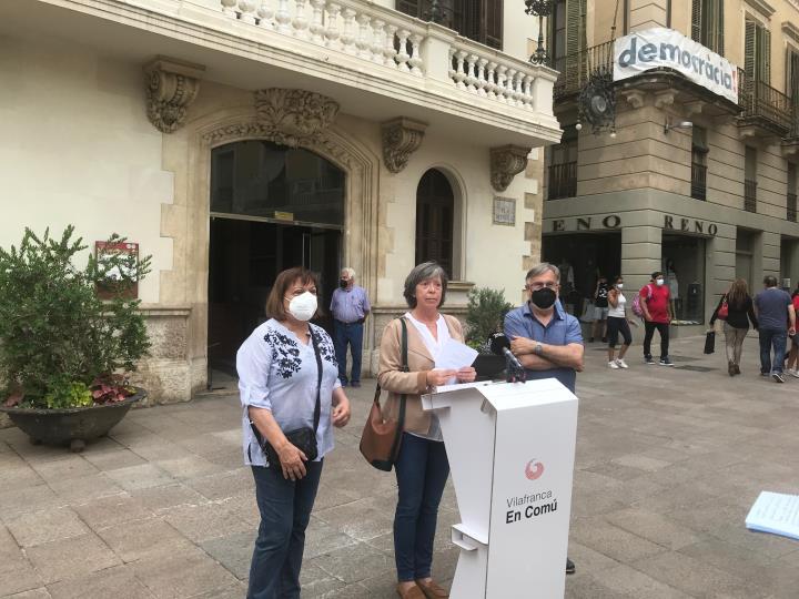 Imatge de la roda de premsa de Vilafranca en Comú. Eix