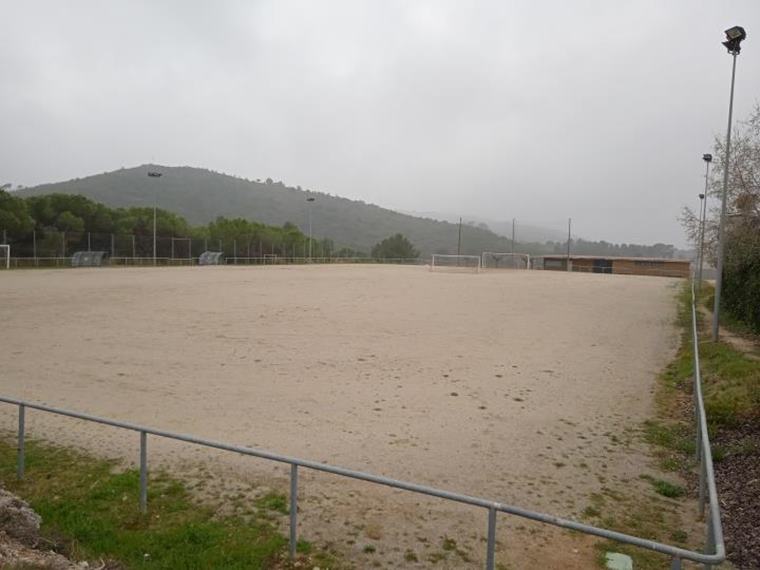 Imatge del camp de futbol del complex esportiu d'Avinyonet. Ajuntament d'Avinyonet