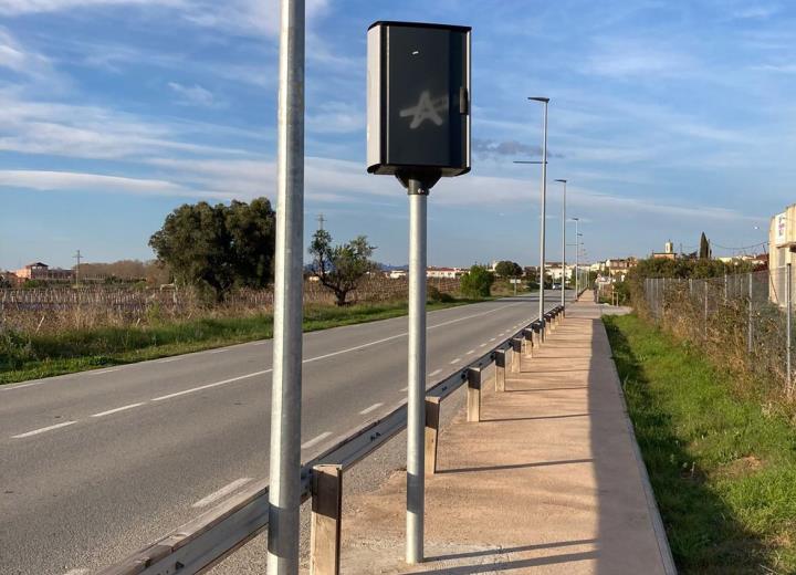 Imatge del radar a l'entrada de Sant Cugat Sesgarrigues. Eix