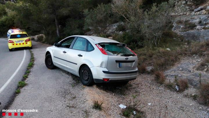 Imatge policial del vehicle que va atropellar un grup de persones al Camí de la Muga, a Bellvei. Mossos d'Esquadra