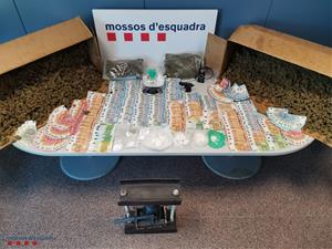 Ingressen a presó cinc homes per vendre cocaïna en bars i discoteques al Garraf. Mossos d'Esquadra