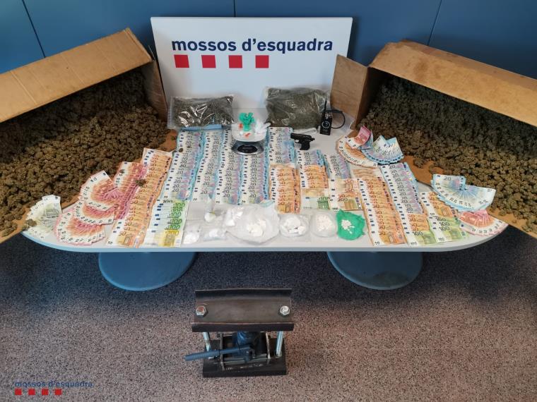 Ingressen a presó cinc homes per vendre cocaïna en bars i discoteques al Garraf. Mossos d'Esquadra