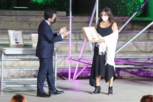 Josefina Castellví i Arcadi Oliveres, guardonats amb la Medalla d'Or de la Generalitat en un acte al Vendrell