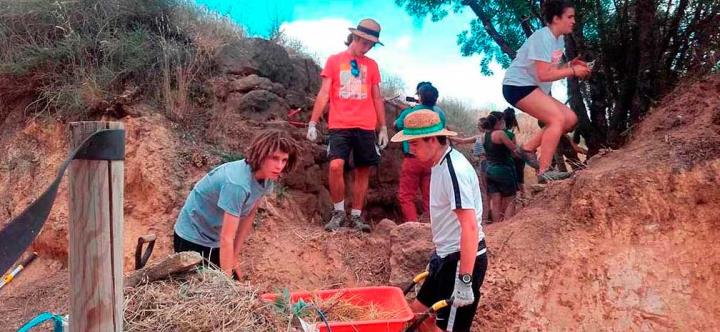 Joventut organitzarà dos camps de treball a Olivella i Subirats aquest estiu . Generalitat de Catalunya