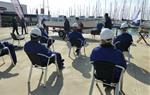 Joves participants al Programa Singulars de Sitges restauren dos vaixells . Ajuntament de Sitges