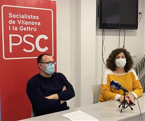 Juan Luis Ruiz i Teresa Llorens a la roda de premsa del PSC. Eix