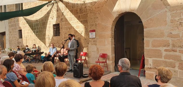 La biblioteca de Sant Pere de Riudebitlles estrena seu al Palau dels marquesos de Llió . Diputació de Barcelona