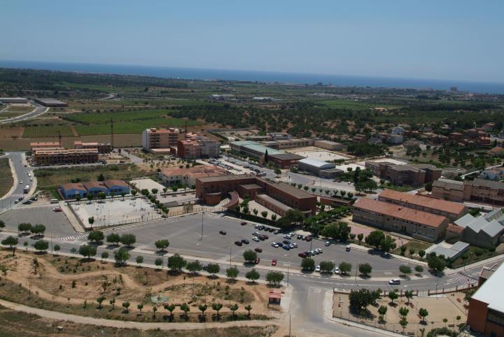 La policia del Vendrell enxampa un menor fent destrosses a la zona escolar. Ajuntament del Vendrell