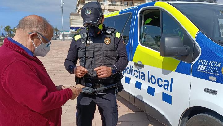 La Policia Municipal del Vendrell incorpora al seu parc mòbil una furgoneta amb funcions d’oficina mòbil. Ajuntament del Vendrell