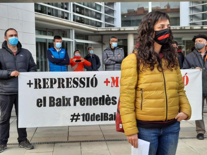 La regidora de la CUP a l'Arboç Maria Mestre desobeeix la citació judicial com a investigada pel tall de la Jonquera. CUP Penedès