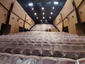 La remodelació i ampliació del teatre municipal de Les Roquetes estarà enllestida el juliol vinent