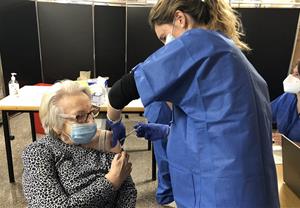 La residència de l’Hospital Sant Camil rep la primera dosi de la vacuna contra la Covid-19. CSAPG