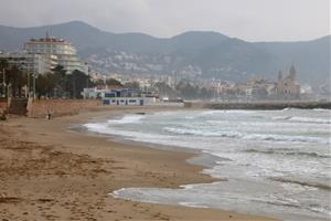 L'Ajuntament de Sitges proposa reduir a la meitat el nombre de xiringuitos a les platges. ACN