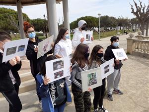 L’alumnat de l’Institut Baix-a-mar de Vilanova i la Geltrú se suma al projecte mediambiental “Aquí comença el mar”