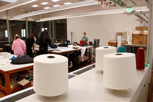 L'antiga fàbrica tèxtil Vives Vidal d'Igualada reobre convertida en un 'hub' de disseny i moda