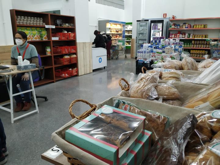 L'Economat de Vilanova tanca l'any atenent més de 1.100 famílies, 250 més que el 2019. Ajuntament de Vilanova