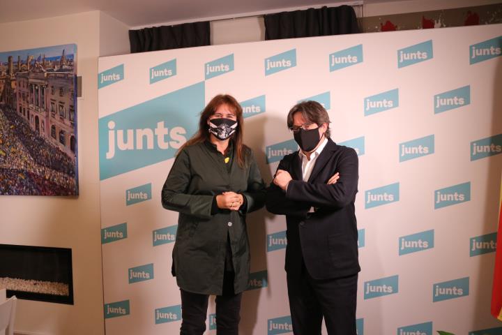 L'expresident Carles Puigdemont i la candidata de Junts, Laura Borràs durant una reunió a Waterloo el 3 de desembre de 2020. ACN