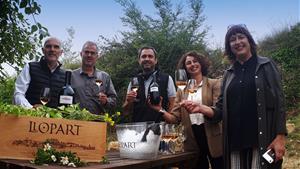 Llopart presenta col·lecció d'anyades Enoteca Familiar i nou vi perlat Vi·brant