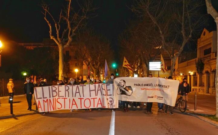 Manifestació de suport al raper Pablo Hasél a Vilanova i la Geltrú. Ivan Jiménez Fuentes 