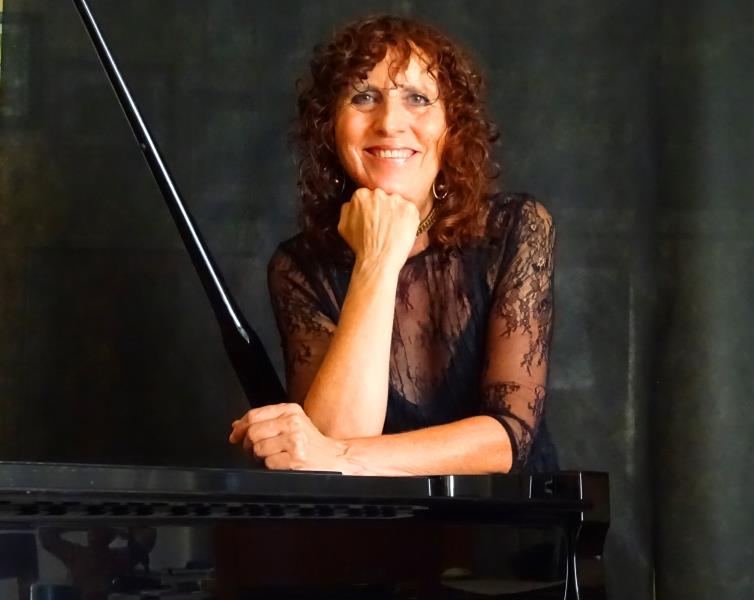 Montse Rios i Rallé, pianista i professora a l'EMM M.Dolors Calvet de Vilafranca. EIX