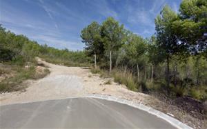 Mor un ciclista de 47 anys per una aturada cardíaca a la urbanització de Can Pere de la Plana. Google Maps