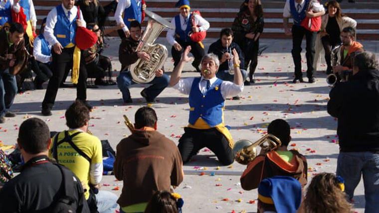 Mor Xavier Álvaro Civit, el carismàtic banderer dels Llunàtics de Vilanova. EIX