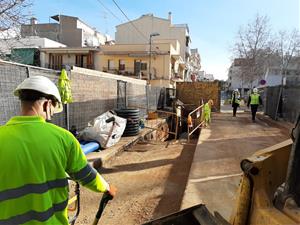 Obres de reurbanització a l’avinguda Mas d’en Serra per consolidar-la com a eix comercial de Les Roquetes