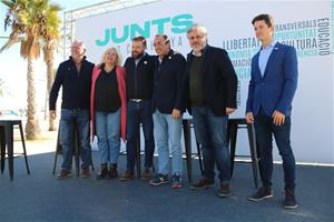 Participants en l'acte de Junts per Catalunya a Vilanova i la Geltrú . ACN