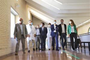 Pere Aragonès i Josep Maria Argimon visiten l'hospital comarcal de l'Alt Penedès per conéixer el full de ruta del Consorci. CSAPG