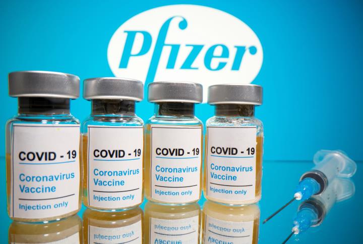 Pfizer assegura que la seva vacuna contra la covid-19 té una efectivitat del 100% en adolescents. ACN