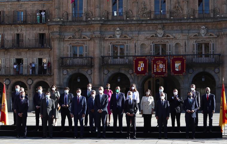 Pla general del rei Felip VI i del president del govern espanyol, Pedro Sánchez, amb els presidents autonòmics. ACN