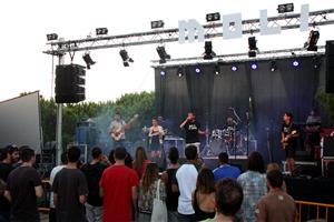 Pla general d'un concert del Nowa Reggae, en la primera edició al parc de Ribes Roges, el 15 de juliol de 2016. ACN
