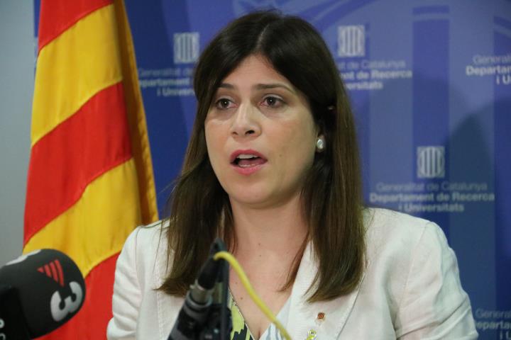 Pla mitjà de la consellera de Recerca i Universitats, Gemma Geis, a la compareixença d'aquest dilluns. ACN